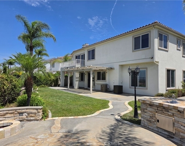 17568 Cloverdale - Photo Thumbnail 2