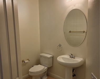 17568 Cloverdale - Photo Thumbnail 8