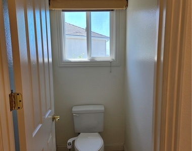17568 Cloverdale - Photo Thumbnail 30
