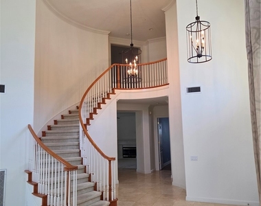 17568 Cloverdale - Photo Thumbnail 7