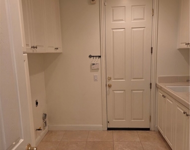 17568 Cloverdale - Photo Thumbnail 9