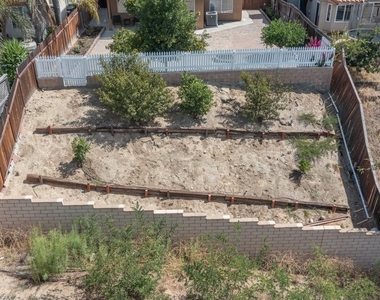 25077 Via Las Lomas - Photo Thumbnail 12