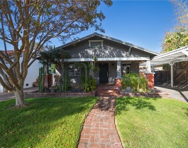 11049 Blix Street - Photo Thumbnail 1