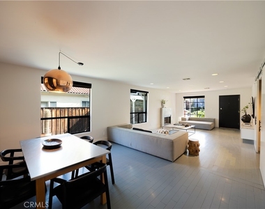 11049 Blix Street - Photo Thumbnail 11