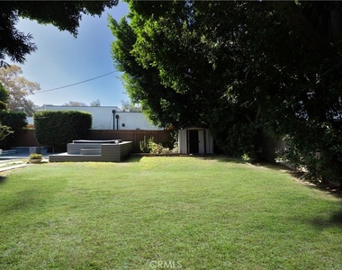 11049 Blix Street - Photo Thumbnail 28
