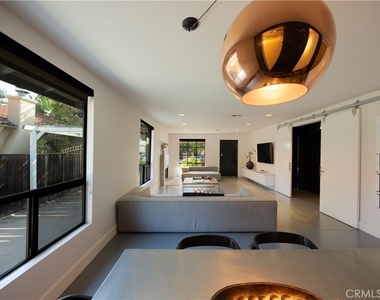 11049 Blix Street - Photo Thumbnail 13