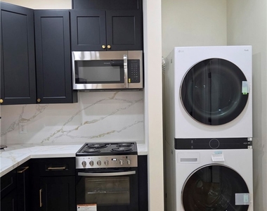 5646 Andasol Avenue - Photo Thumbnail 7