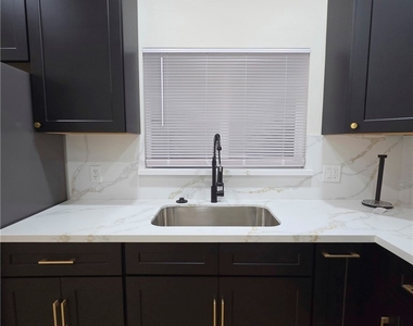 5646 Andasol Avenue - Photo Thumbnail 13