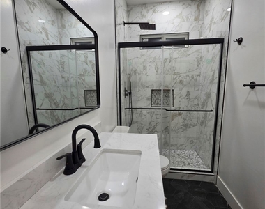5646 Andasol Avenue - Photo Thumbnail 5