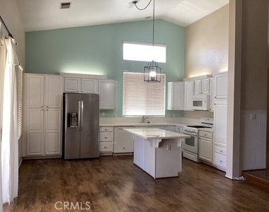 43356 Honeybee Lane - Photo Thumbnail 2