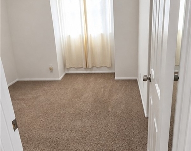2525 Wicopy Court - Photo Thumbnail 9