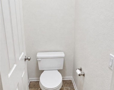 2525 Wicopy Court - Photo Thumbnail 2