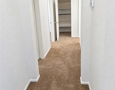 2525 Wicopy Court - Photo Thumbnail 7