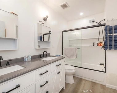 333 Downey Drive - Photo Thumbnail 7