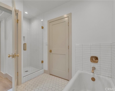 11944 Hesby Street - Photo Thumbnail 24