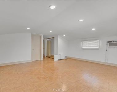 11944 Hesby Street - Photo Thumbnail 41