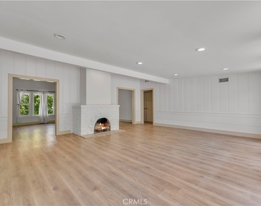 11944 Hesby Street - Photo Thumbnail 9