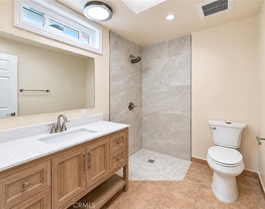 1126 Elm Avenue - Photo Thumbnail 7
