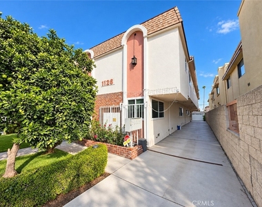 1126 Elm Avenue - Photo Thumbnail 13