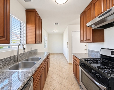 1126 Elm Avenue - Photo Thumbnail 3