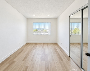 801 E Chestnut Street - Photo Thumbnail 4