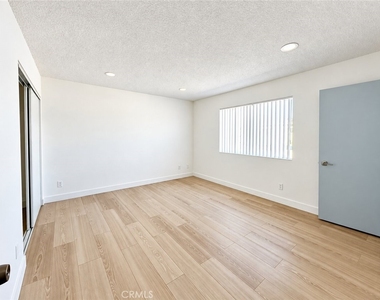 801 E Chestnut Street - Photo Thumbnail 6