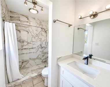 801 E Chestnut Street - Photo Thumbnail 8