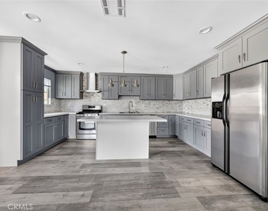 1175 N Alexandria Avenue - Photo Thumbnail 3