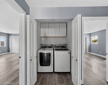 1175 N Alexandria Avenue - Photo Thumbnail 15