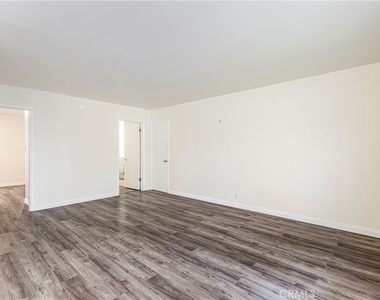 181 S Marengo Avenue - Photo Thumbnail 4