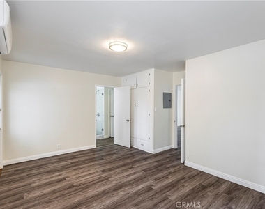 181 S Marengo Avenue - Photo Thumbnail 12