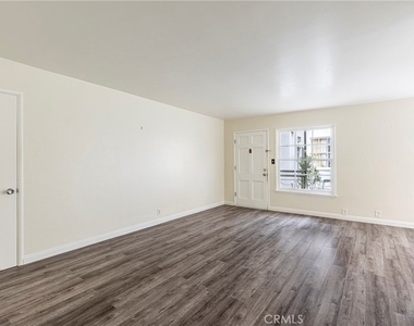 181 S Marengo Avenue - Photo Thumbnail 1