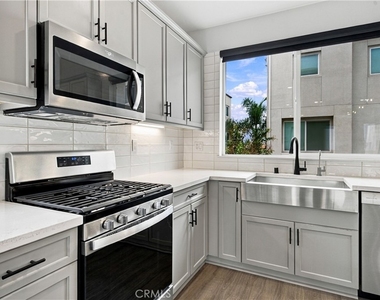 14051 Diamond Lane - Photo Thumbnail 14