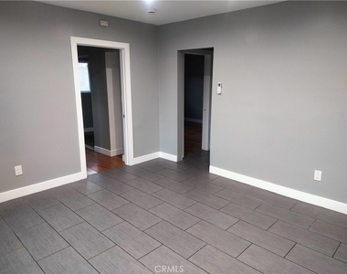 11226 S Broadway - Photo Thumbnail 1