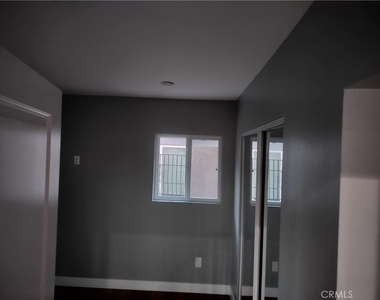 11226 S Broadway - Photo Thumbnail 3