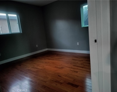 11226 S Broadway - Photo Thumbnail 8