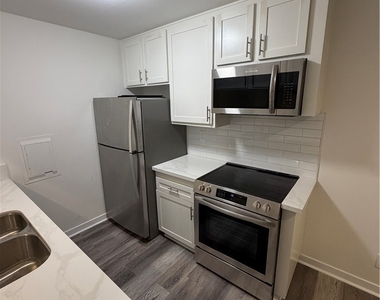 280 Molino - Photo Thumbnail 32
