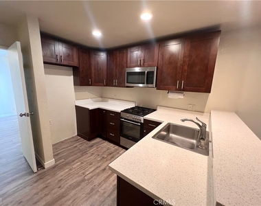 4307 W 142nd Street - Photo Thumbnail 4