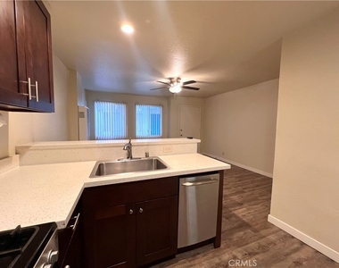 4307 W 142nd Street - Photo Thumbnail 6
