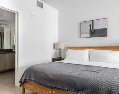 511 S Harbor - Photo Thumbnail 1