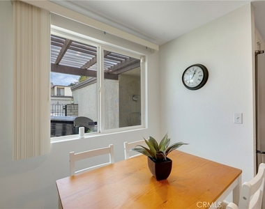 5548 E Vista Del Amigo - Photo Thumbnail 17