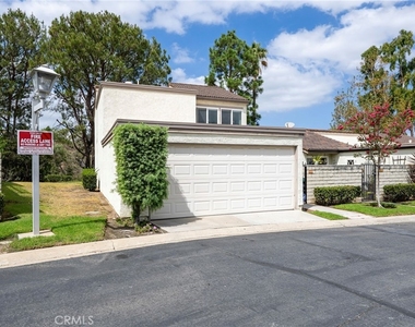5548 E Vista Del Amigo - Photo Thumbnail 2