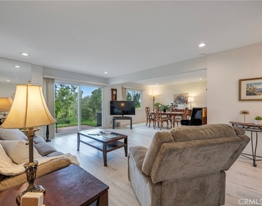 5548 E Vista Del Amigo - Photo Thumbnail 22