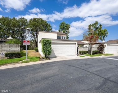 5548 E Vista Del Amigo - Photo Thumbnail 1