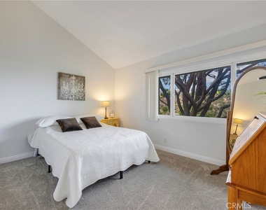 5548 E Vista Del Amigo - Photo Thumbnail 34