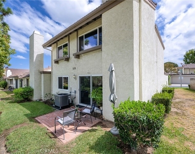 5548 E Vista Del Amigo - Photo Thumbnail 3
