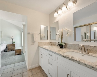 5548 E Vista Del Amigo - Photo Thumbnail 51