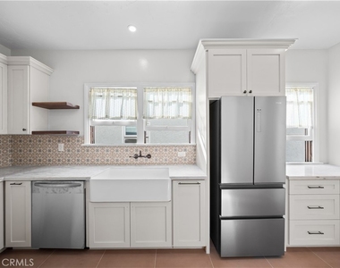 1826 E 2nd - Photo Thumbnail 8