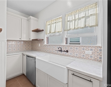 1826 E 2nd - Photo Thumbnail 9
