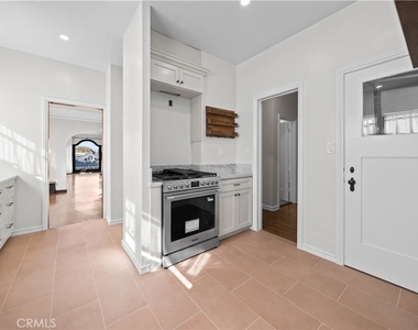 1826 E 2nd - Photo Thumbnail 12